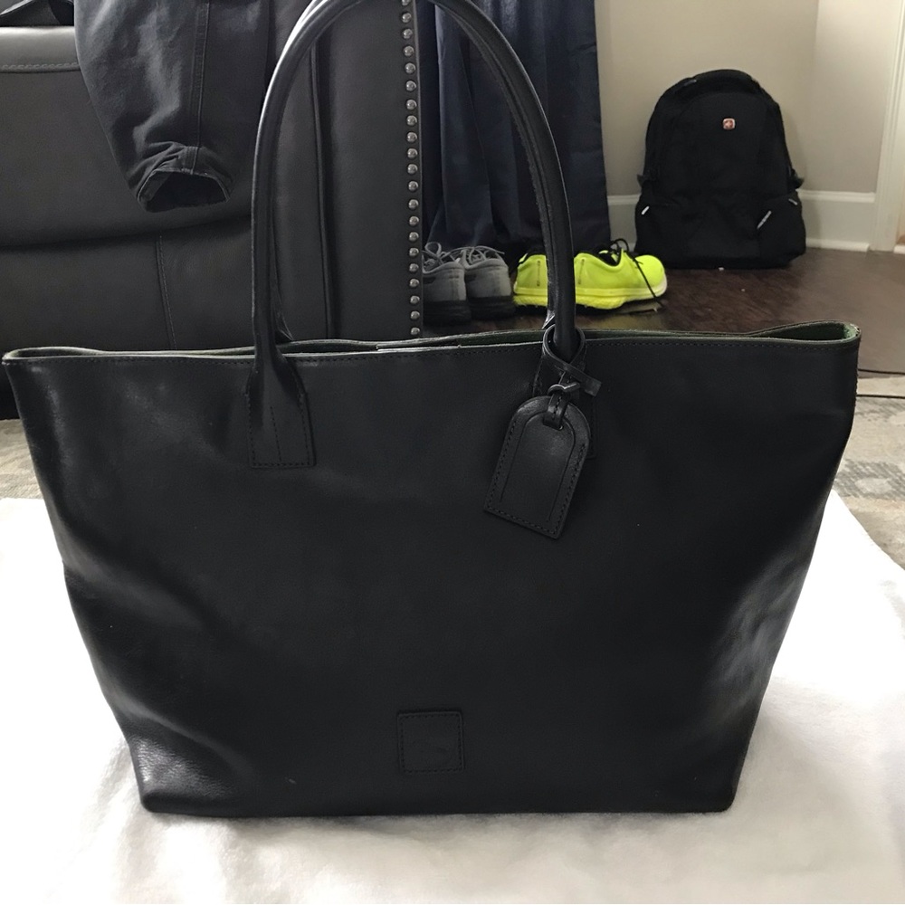 Dooney & Bourke Black Medium Russell Bag